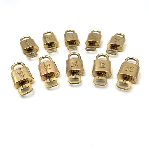 Louis Vuitton - Set of 10 Padlocks with key - Brass Gold - Random numbers - Picture 4 of 10